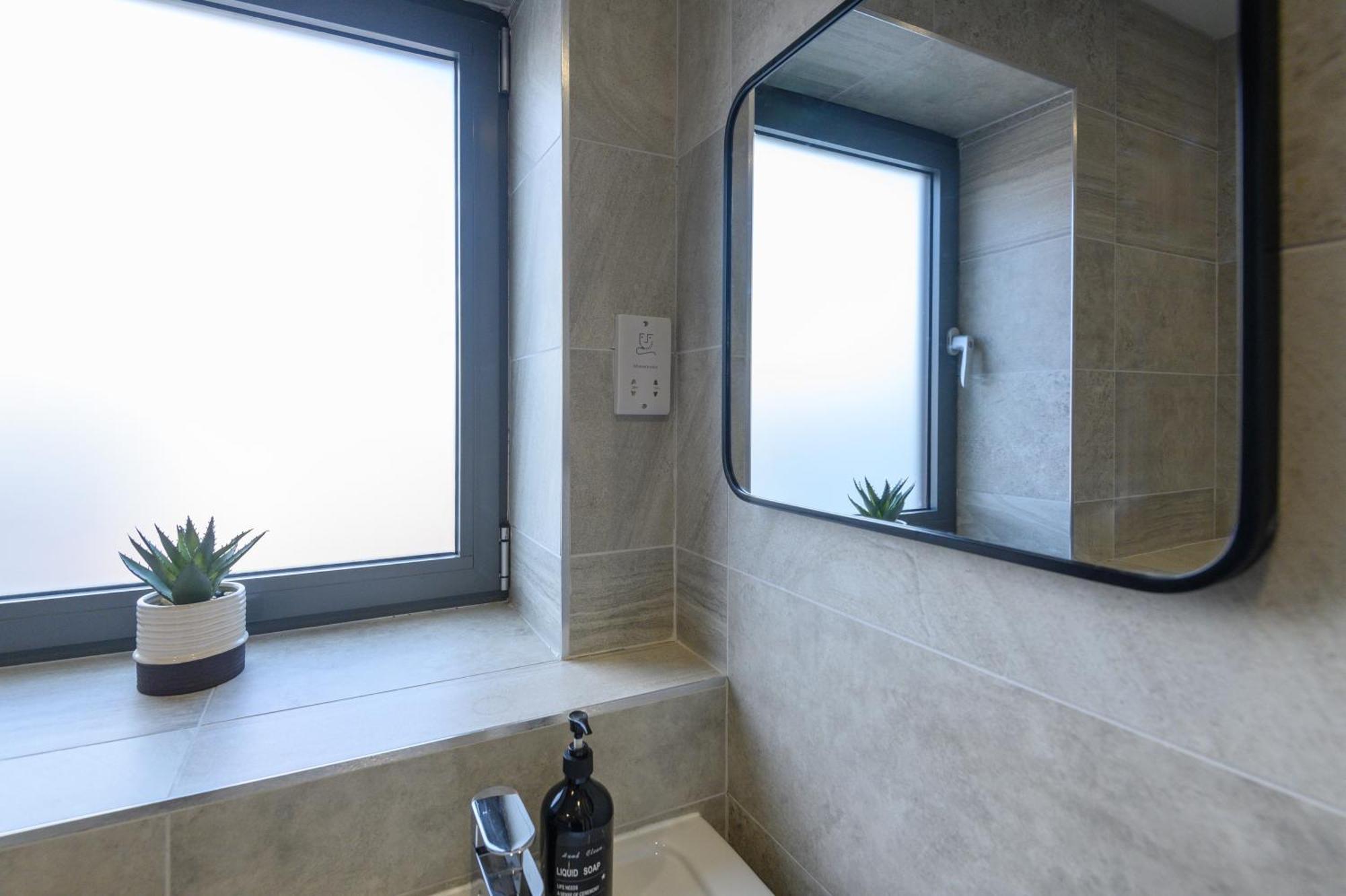 Appartamento Superb 2 Bed With 2 En-suite - Centre With Underground Parking