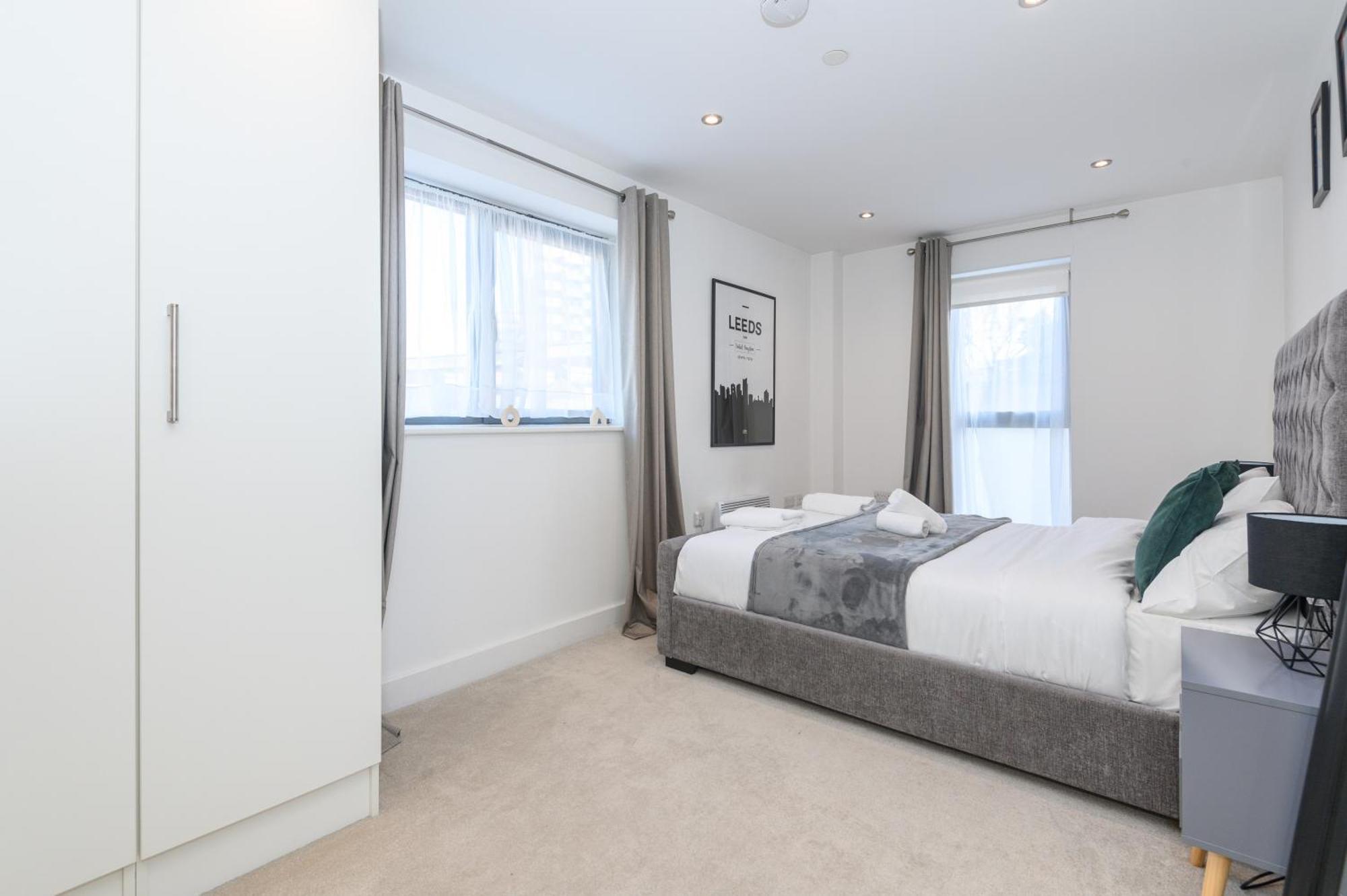 Superb 2 Bed With 2 En-suite - Centre With Underground Parking Leeds (West Yorkshire)