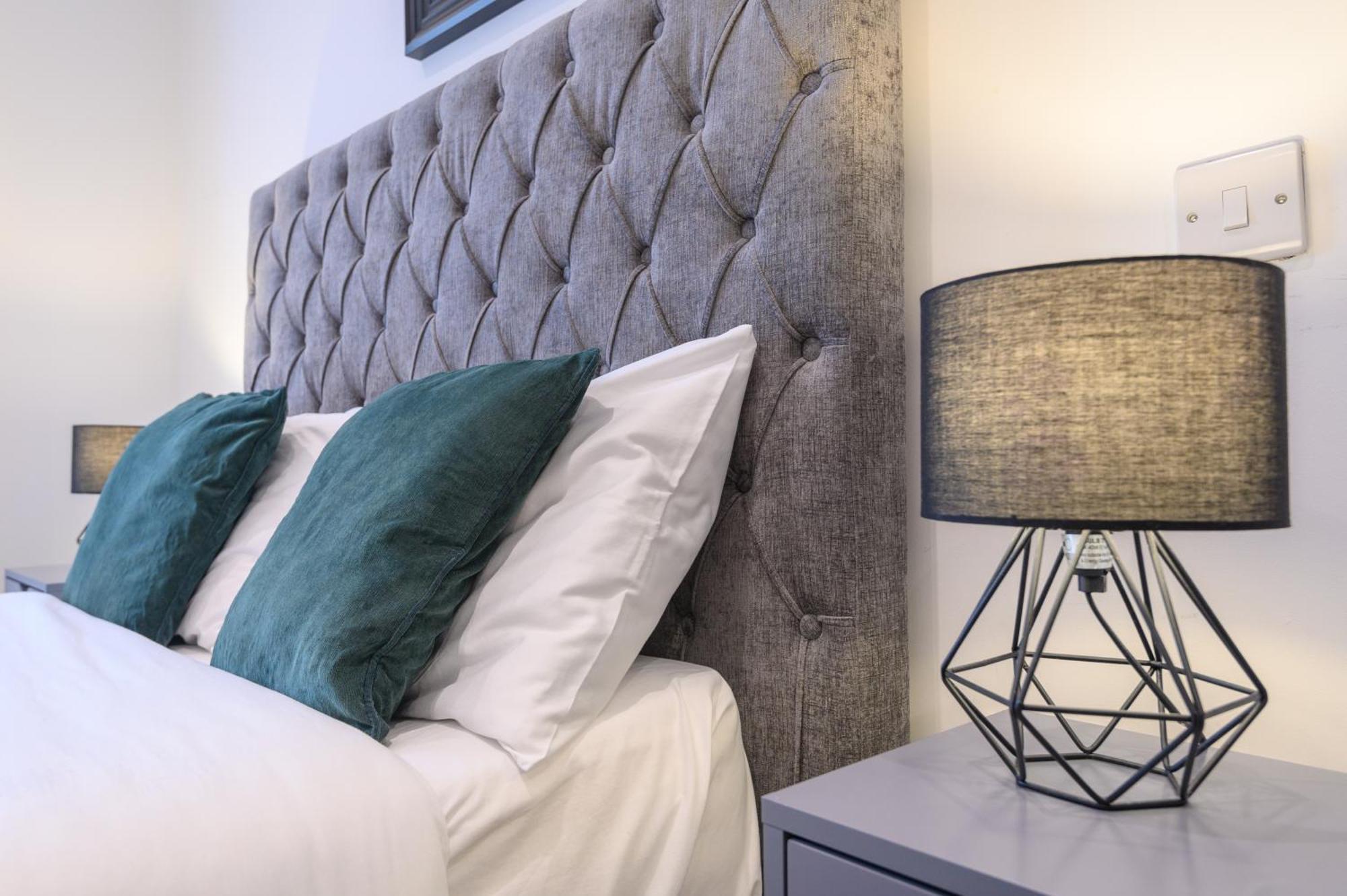 Superb 2 Bed With 2 En-suite - Centre With Underground Parking Leeds (West Yorkshire)