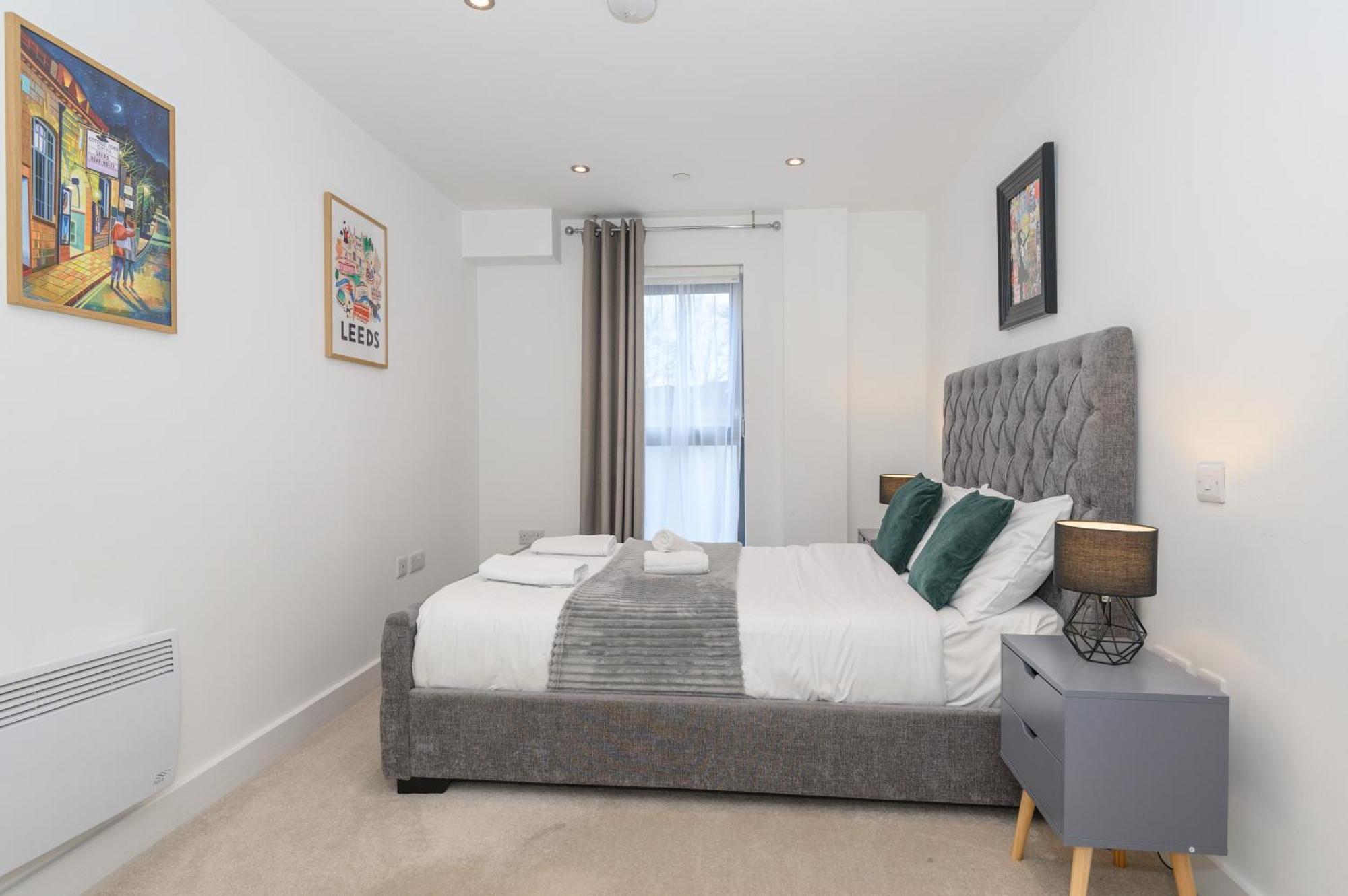Appartamento Superb 2 Bed With 2 En-suite - Centre With Underground Parking *
