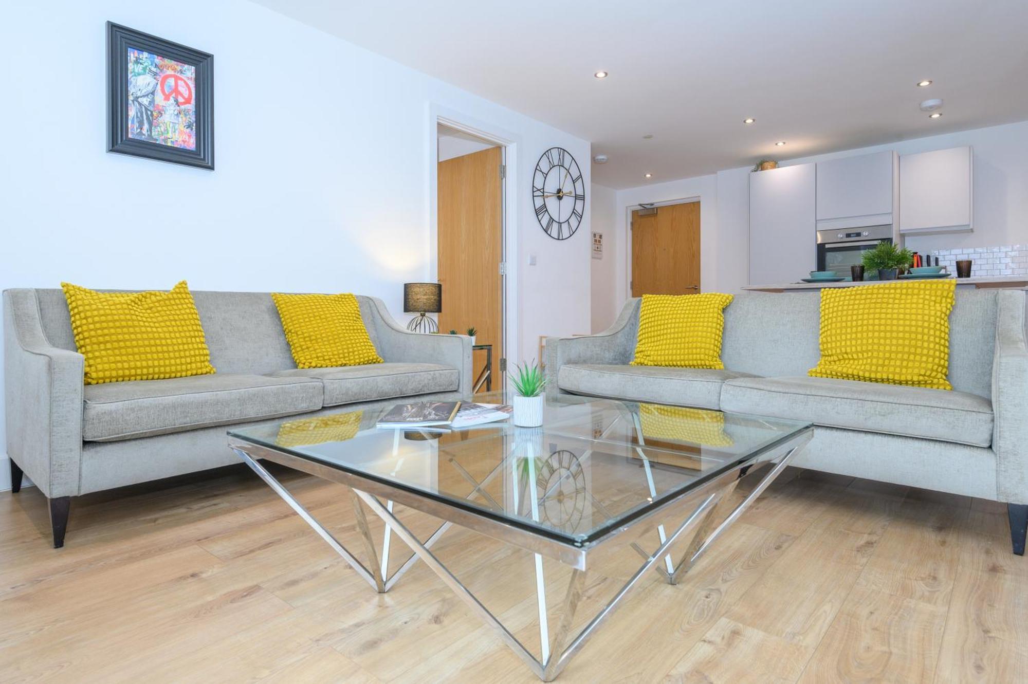 Superb 2 Bed With 2 En-suite - Centre With Underground Parking
